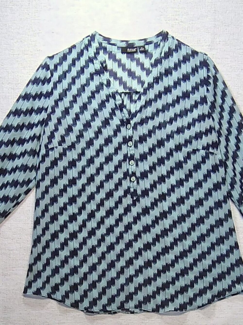 A.N.A  A New Approach, Woman's Blouse.  Aqua and Navy Print.